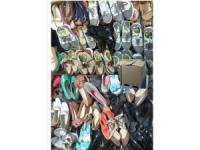 Palety z zmieszane z damskim / męskim obuwiem sportowym